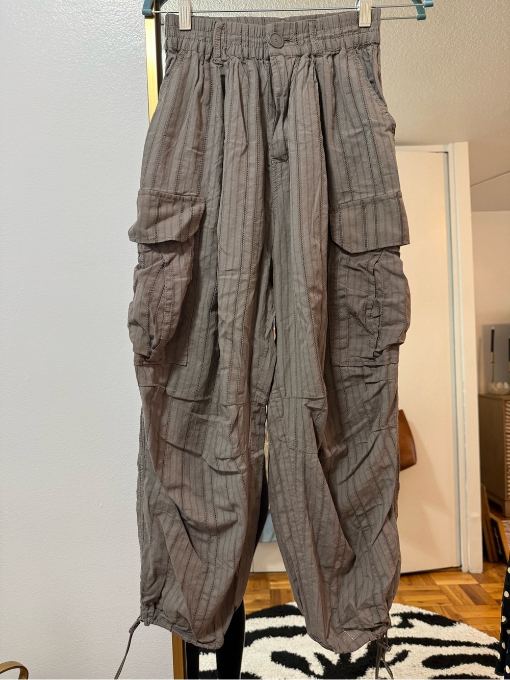 Zara Men's Cargo Pants in Taupe Gray